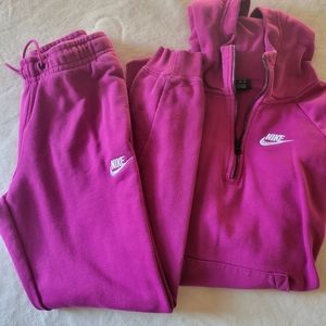 Nike joggers set
